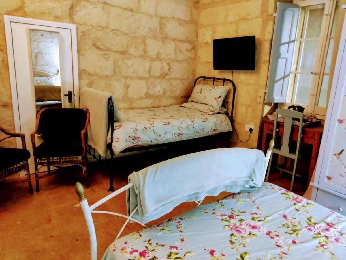 The Garden Gate Bed & Breakfast Sannat Exterior photo