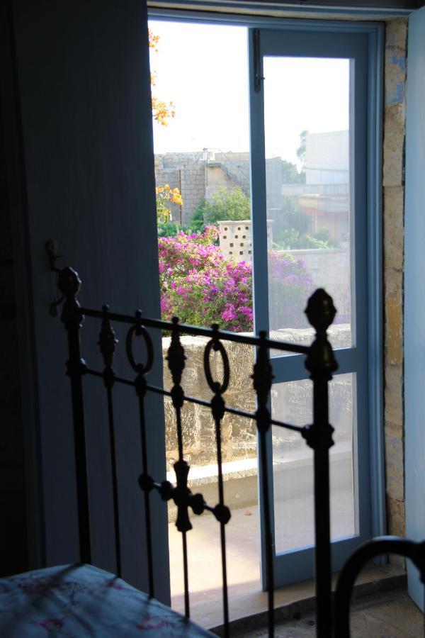 The Garden Gate Bed & Breakfast Sannat Exterior photo