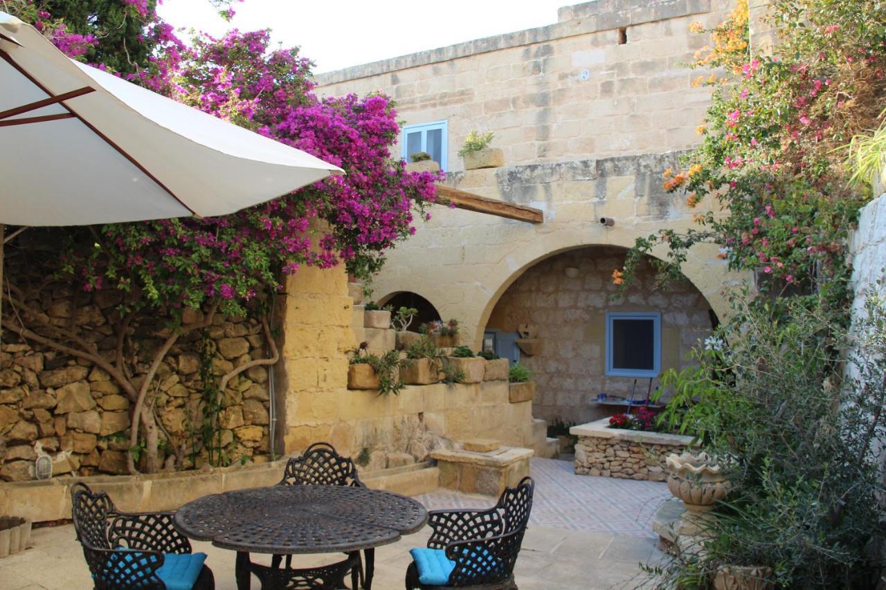 The Garden Gate Bed & Breakfast Sannat Exterior photo